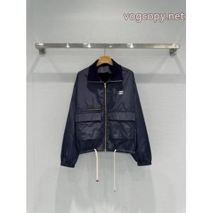 MIUMIU激安 ブランド雑誌掲載 こだわり高級 高級感演出 SS26極上発売ジャケット