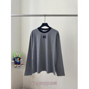 長袖Tシャツトレンドアイテム 即発送可能 優しいのに存在感MIUMIU偽物 ブランド ショップ
