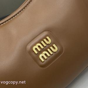 激安 通販 専門MIUMIU最前線2026 清潔感のある肌見せ ファッションの最先端！バッグ.