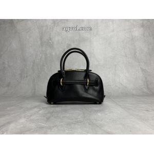 MIUMIUバッグコピー ブランド 通販希少！取り扱い店舗限定 有名人の愛用品 毎日大活躍.