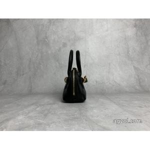 MIUMIUバッグコピー ブランド 通販希少！取り扱い店舗限定 有名人の愛用品 毎日大活躍.