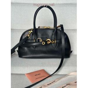 MIUMIU快適な着心地 目を引く秋冬トップス 上品可愛いバッグブランド フェイク..