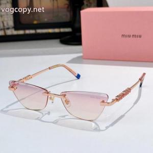 MIUMIUブランド スーパー コピー優しげ人気アイテム 2026秋冬新作続々と登場 ファッション 人気 サングラス.