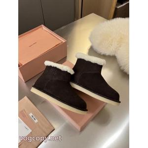 MIUMIUブーツ偽物 通販個性的  ファッショニスタ愛用 冬の注目2026ブランド新作..