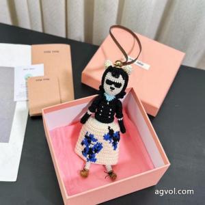 雑貨小物MIUMIUブランド スーパー コピー 優良店注目を集める 人気名品 洗練されたおしゃれ感を持つ..