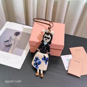 雑貨小物MIUMIUブランド スーパー コピー 優良店注目を集める 人気名品 洗練されたおしゃれ感を持つ..