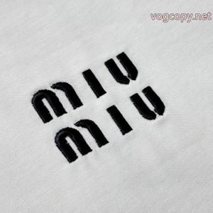  tシャツ2026到着済 26SS 異素材 季節限定販売MIUMIUブランド スニーカー 激安.