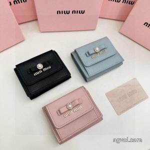 MIUMIUお手頃価格 特別人気感謝SALE 話題人気商品ブランド 偽物財布