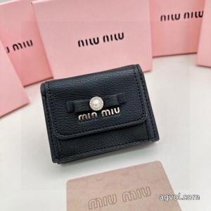 MIUMIUお手頃価格 特別人気感謝SALE 話題人気商品ブランド 偽物財布