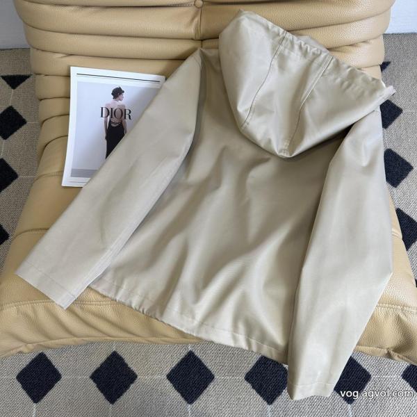 LOUIS VUITTONコート即完売有用性が高い便利アイテムスーパー ブランド コピー 2