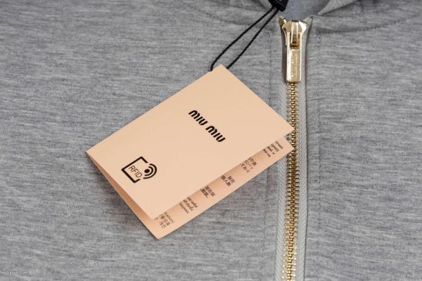 ブランド 偽物ジュアル感強めの着円高還元SaleコートMIUMIU 4