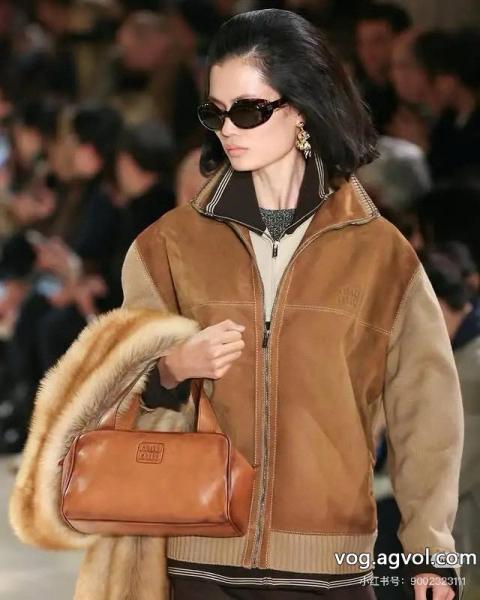 コートスーパー コピー 安心MIUMIU2025人気新色が登場最大の魅力 0 