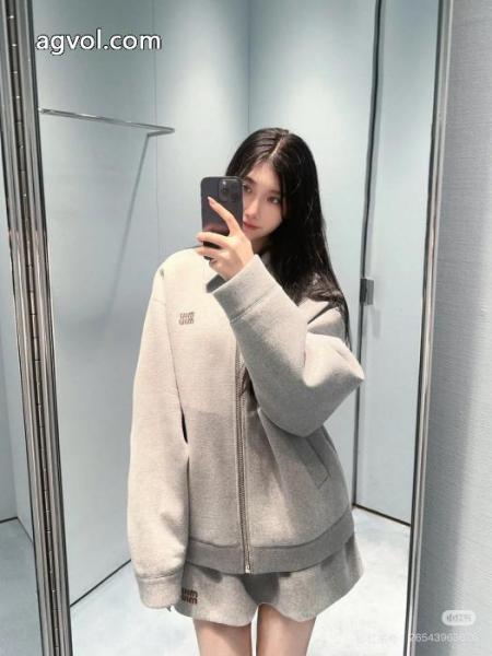 Miumiu繆繆24 FW早秋の新作宇宙綿ファスナーコート 3
