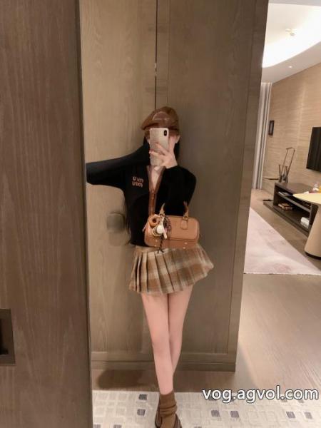 MiuMiuの大人気ニットカーディガンコート 0 