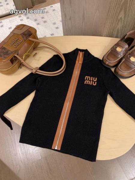 MiuMiuの大人気ニットカーディガンコート 5 