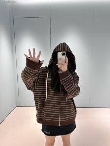 ブランド スーパー コピー 優良コート清潔感のある肌見せ愛用ブランドMIUMIU