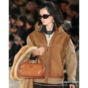 コートスーパー コピー 安心MIUMIU2026人気新色が登場最大の魅力