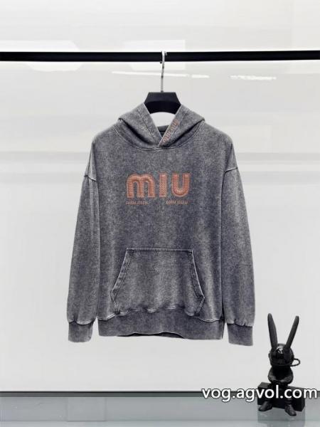 miumiu 2025 ss秋冬新作長袖キャップパーカー 0 