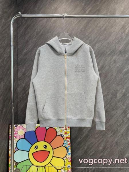 miumiu焼花アルファベットクラシックフードコート 1
