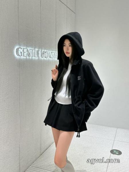 ブランド アクセサリー 激安MIUMIUコート最先端ファション 雑誌掲載アイテム 今季のトレンド人気新作 3
