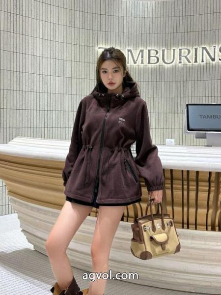 ブランド アクセサリー 激安MIUMIUコート最先端ファション 雑誌掲載アイテム 今季のトレンド人気新作 4