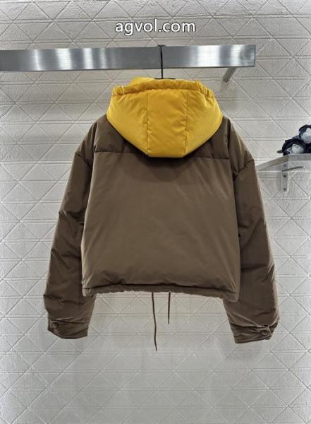 コピー 品 販売激安期間限定セール 透け感優しい 限定的新作入荷MIUMIUダウンジャケット 3