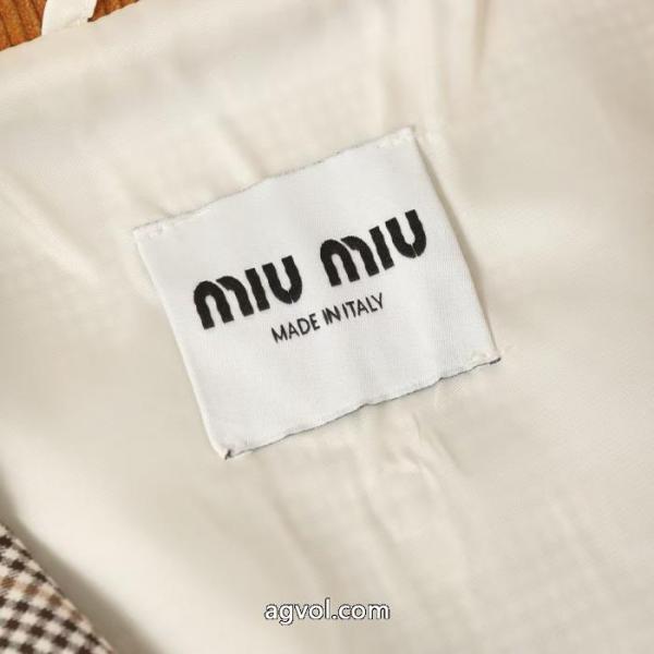 コートスタイリッシュな印象 人気商品最新作 保温性も抜群MIUMIUブランド 偽物 通販 5 