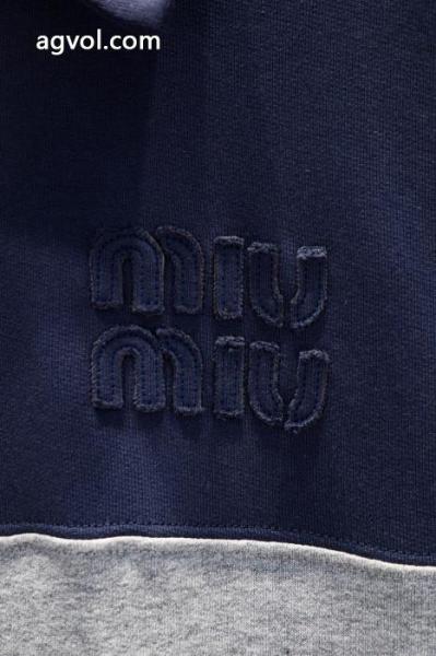 MIUMIU人気復活 2025最新コラボ完売間近 セレブ愛用上品パーカー偽 ブランド 通販 5 