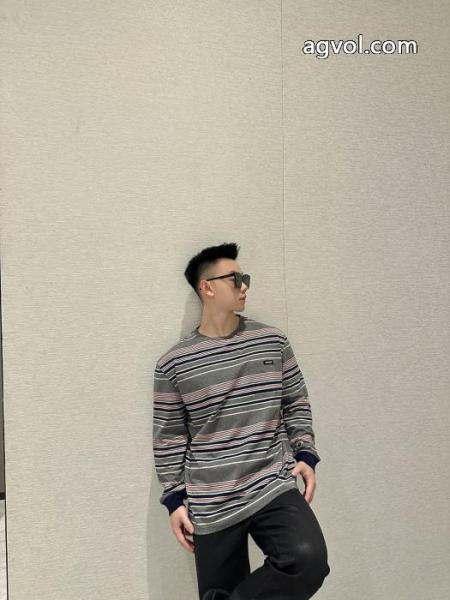 割引セール SS25限定版 今年大人気長袖Tシャツ通販 ブランドMIUMIU 1