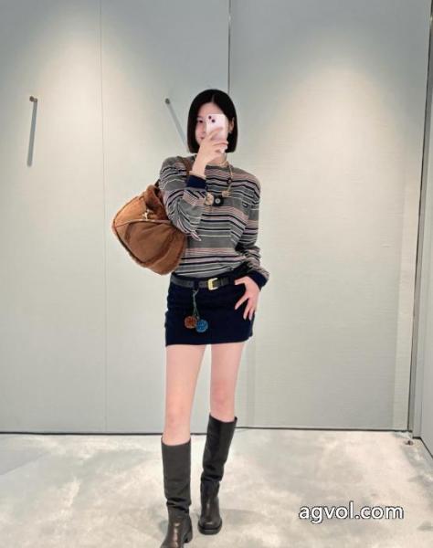 割引セール SS25限定版 今年大人気長袖Tシャツ通販 ブランドMIUMIU 3