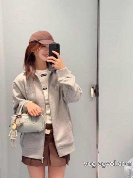 MIUMIUコピー ブランド 優良コート耐久性に優れ 2025SS人気ブランド新作アイテム 最新作期間限定セール 0 
