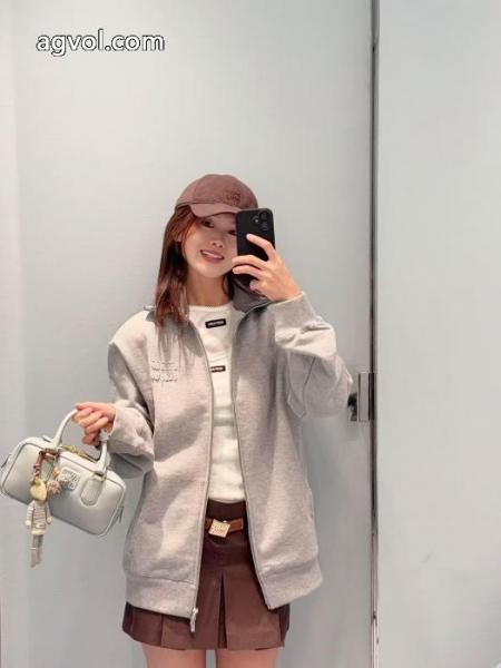 MIUMIUコピー ブランド 優良コート耐久性に優れ 2025SS人気ブランド新作アイテム 最新作期間限定セール 5 