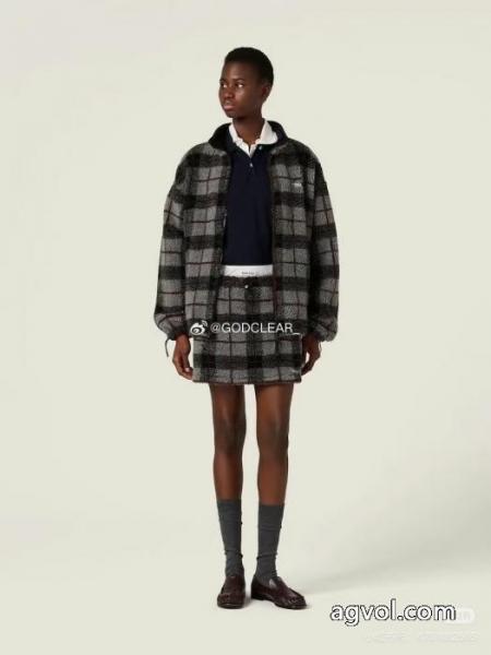 MIUMIUコート大絶賛の履き心地! 激レア 販路限定モデルブランド コピー 優良店 6