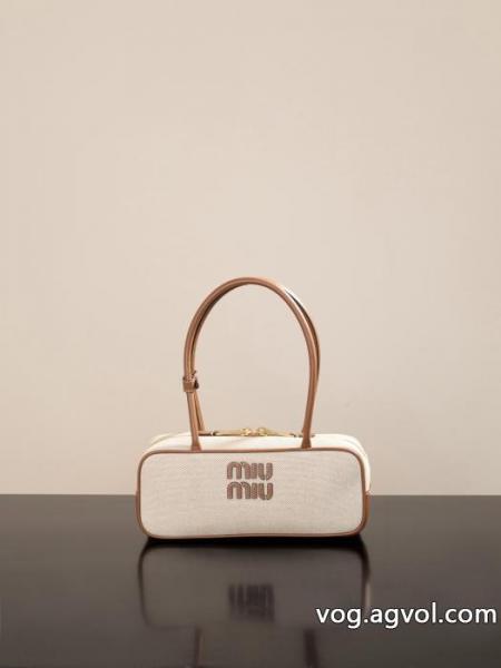 MIUMIU    バッグコピー ブランド 通販最安値 新作日本未入荷 特別人気感謝SALE. 0 