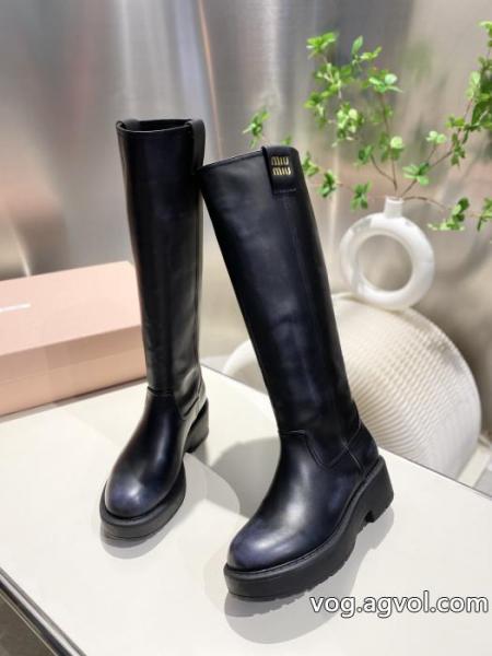 国内在庫有 人気商品再入荷 2026年秋冬のトレンドアイテムミュウミュウブランド コピー 販売靴 ブーツ. 0 
