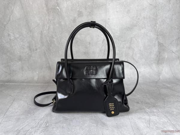 ブランド コピー バックMIUMIU バッグ話題の新作到着 超人気美品セール中 特に注目したい. 0 
