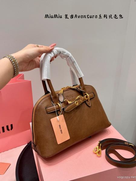 バッグブランド 偽物定番人気のカラー 26秋冬最新モデル TOPセラー賞受賞!MIUMIU 0
