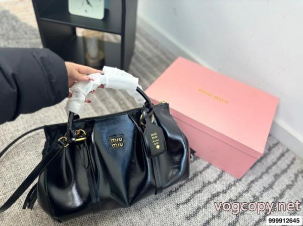 MIUMIU限定激安 2026 モード感の高い 全民望むな新作ブランド コピー 激安バッグ 1