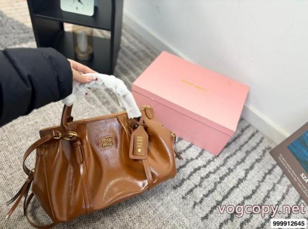 MIUMIU限定激安 2026 モード感の高い 全民望むな新作ブランド コピー 激安バッグ 2