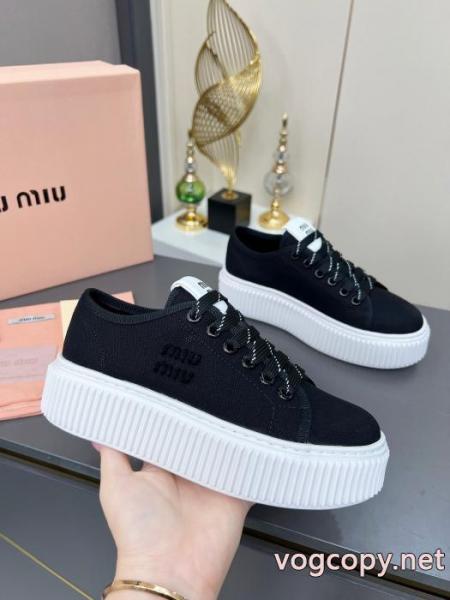 品質保証定番人気 ロゴがかっこいい 最高級スニーカーブランド 品 スーパー コピーミュウミュウ. 1