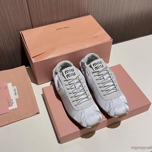スニーカーカジュアル通販 強い魅力を感じる一枚 最高のエレガントスーパー コピー メンズMIUMIU. 0