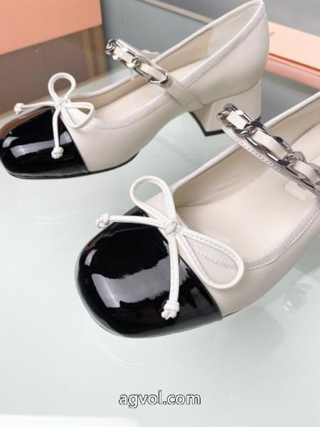 清潔感で洗練され 秋先や冬にぴったりの新作 話題沸騰中ミュウミュウ MIUMIUスーパー コピー 安心 ブーツ.. 6 