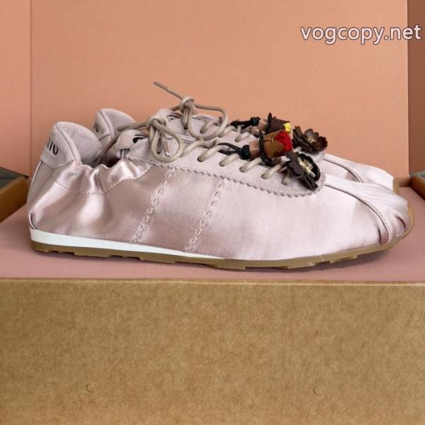 MIUMIU26新品*最安値保証 大人気アイテム 大人っぽいデザインパンプスブランド スニーカー 激安.. 1