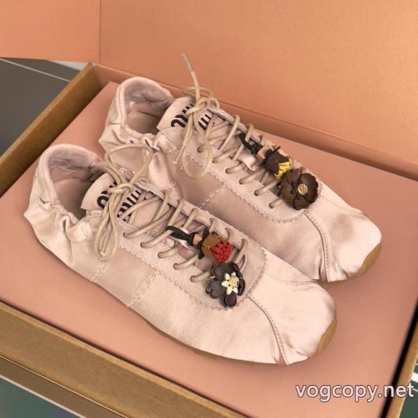MIUMIU26新品*最安値保証 大人気アイテム 大人っぽいデザインパンプスブランド スニーカー 激安.. 3