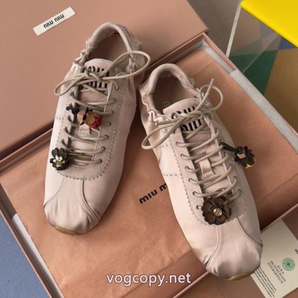 MIUMIU26新品*最安値保証 大人気アイテム 大人っぽいデザインパンプスブランド スニーカー 激安.. 5