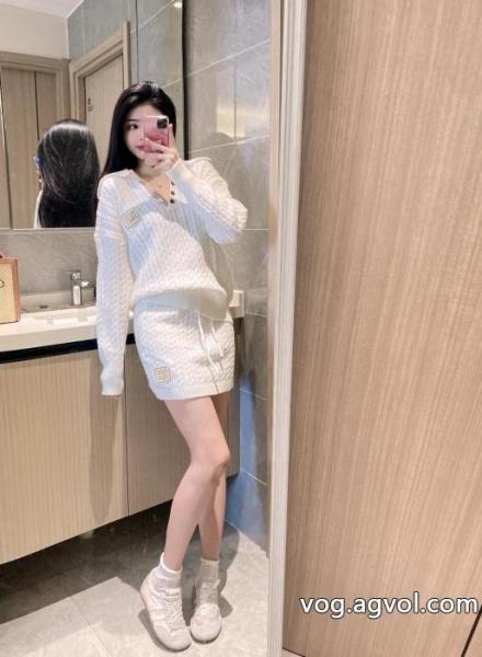  セットコピー ブランド 販売MIUMIU都会的な印象のスタイル おしゃれ度をUPする新着 大人気 完売前に. 0 