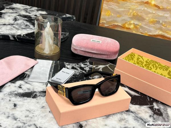 サングラスMIUMIUトレンド商品 毎日更新 国内完売コピー 商品 通販 0 