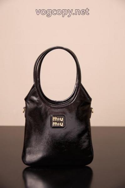 バッグ超人気デザイン 人気商品登場 魅力をプラスMIUMIUブランド レプリカ.. 2
