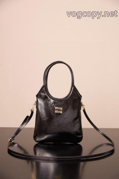 バッグ超人気デザイン 人気商品登場 魅力をプラスMIUMIUブランド レプリカ.. 3