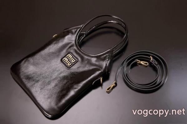 バッグ超人気デザイン 人気商品登場 魅力をプラスMIUMIUブランド レプリカ.. 5